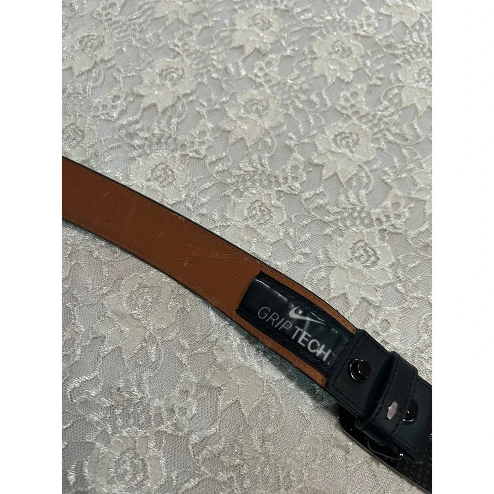 Nike Golf Grip Tech Black Leather Belt Silver Buckle 40 Performance Gorpcore